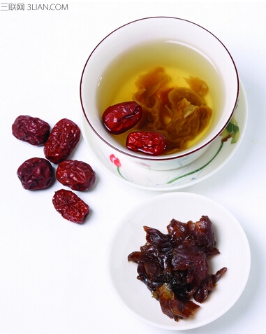 一天吃几颗<a href=/shicai/guopin/Zao/index.html target=_blank><u>枣</u></a>最养生