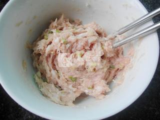 <a href=/shicai/rouqin/JiDan/index.html target=_blank><u>鸡蛋</u></a>蒸丸子