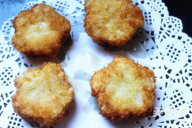 <a href=/shicai/shucai/TuDou/index.html target=_blank><u>土豆</u></a>虾泥饼的做法