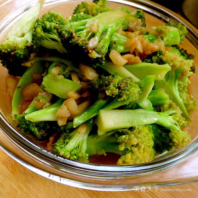 蒜蓉<a href=/shicai/shucai/XiLanHua/index.html target=_blank><u>西兰花</u></a>