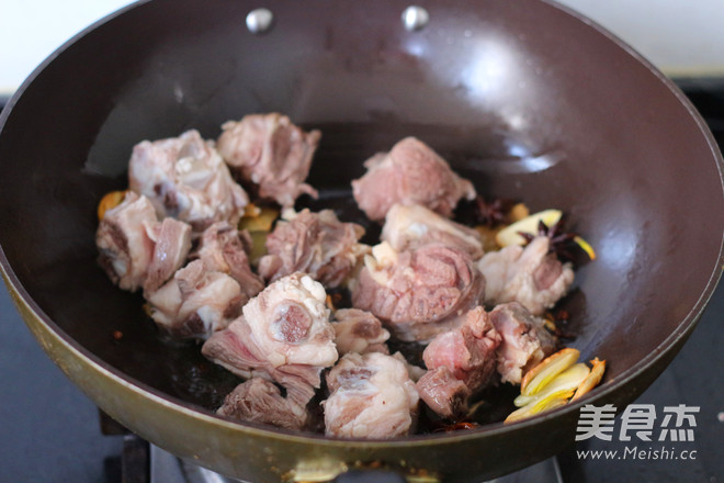 #苏泊尔#红烧<a href=/shicai/rouqin/YangPai/index.html target=_blank><u>羊排</u></a>的做法