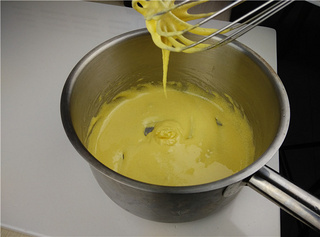 香草<a href=/shicai/mimian/QiaoKeLi/index.html target=_blank><u>巧克力</u></a>裸蛋糕