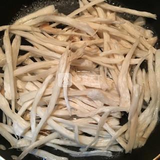 凉拌<a href=/shicai/guopin/Xing/index.html target=_blank><u>杏</u></a>鲍菇