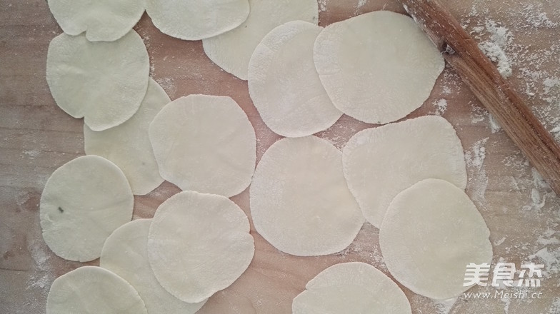 <a href=/shicai/shucai/JiuCai/index.html target=_blank><u>韭菜</u></a>饺子的做法