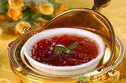 <a href=/shicai/yaoshi/YaWo/index.html target=_blank><u>燕窝</u></a>的功效与作用及食用方法