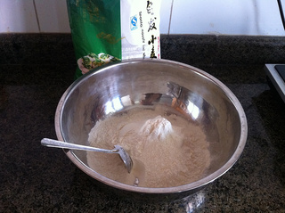 香酥<a href=/shicai/diaoweipin/CongYou/index.html target=_blank><u>葱油</u></a>饼