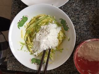 <a href=/shicai/shucai/XiHuLu/index.html target=_blank><u>西葫芦</u></a>塌子