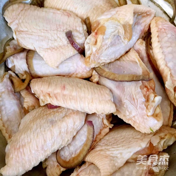 完爆KFC香辣<a href=/shicai/rouqin/JiChi/index.html target=_blank><u>鸡翅</u></a>的做法