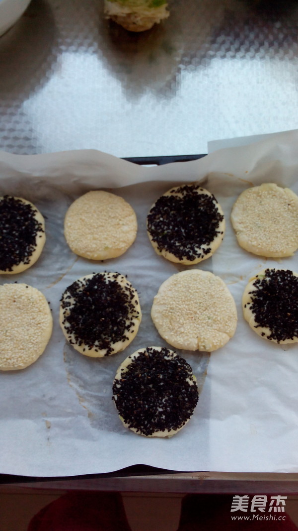 葱香油酥烧饼的做法