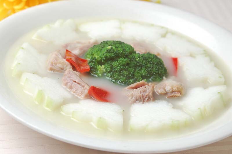 <a href=/shicai/shucai/DongGua/index.html target=_blank><u>冬瓜</u></a>炖<a href=/shicai/rouqin/PaiGu/index.html target=_blank><u>排骨</u></a>的做法3