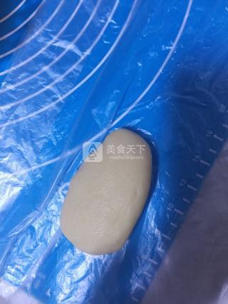 <a href=/shicai/guopin/BoLuo/index.html target=_blank><u>菠萝</u></a>酥皮泡芙