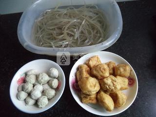 丸子<a href=/shicai/mimian/FenSi/index.html target=_blank><u>粉丝</u></a>汤