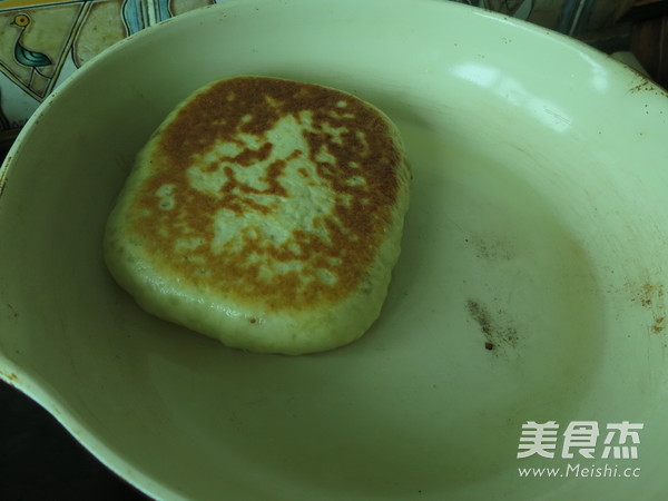 发面<a href=/shicai/rouqin/YangRou/index.html target=_blank><u>羊肉</u></a>千层饼的做法