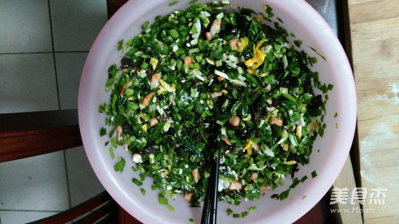 <a href=/shicai/shucai/JiuCai/index.html target=_blank><u>韭菜</u></a>海米盒子的做法