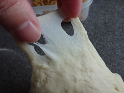 <a href=/shicai/guopin/YouZi/index.html target=_blank><u>柚子</u></a>小球<a href=/shicai/mimian/MianBao/index.html target=_blank><u>面包</u></a>步骤4