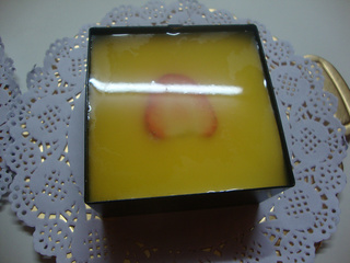 <a href=/shicai/mimian/SuanNai/index.html target=_blank><u>酸奶</u></a><a href=/shicai/guopin/MangGuo/index.html target=_blank><u>芒果</u></a>慕斯