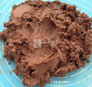 <a href=/shicai/mimian/QiaoKeLi/index.html target=_blank><u>巧克力</u></a>夹心饼干