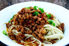 <a href=zt/zhajiangmian target=_blank><u>炸酱面的做法大全</u></a>