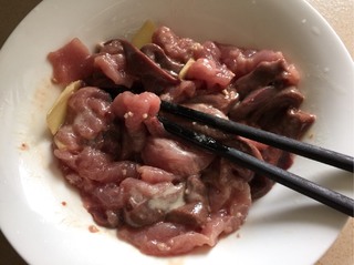 生滚<a href=/shicai/rouqin/ZhuGan/index.html target=_blank><u>猪肝</u></a>瘦肉<a href=/shicai/shucai/BoCai/index.html target=_blank><u>菠菜</u></a>根汤