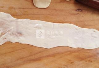 <a href=/shicai/rouqin/NiuRou/index.html target=_blank><u>牛肉</u></a>酥饼