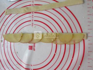 <a href=/shicai/guopin/PingGuo/index.html target=_blank><u>苹果</u></a>玫瑰派