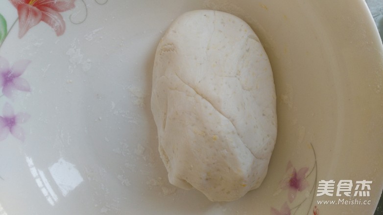 <a href=/shicai/guopin/MuGua/index.html target=_blank><u>木瓜</u></a>三色汤圆的做法