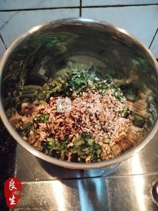 <a href=/shicai/shucai/XiangGu/index.html target=_blank><u>香菇</u></a><a href=/shicai/shucai/QingCai/index.html target=_blank><u>青菜</u></a>包