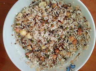 <a href=/shicai/mimian/NuoMi/index.html target=_blank><u>糯米</u></a>肠