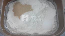 <a href=/shicai/shucai/NanGua/index.html target=_blank><u>南瓜</u></a>玫瑰<a href=/shicai/mimian/MianBao/index.html target=_blank><u>面包</u></a>