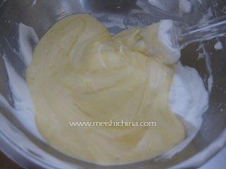 中空<a href=zt/qifengdg target=_blank><u>戚风蛋糕</u></a>