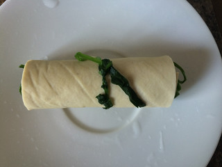 <a href=/shicai/shucai/JiCai/index.html target=_blank><u>荠菜</u></a><a href=/shicai/mimian/DouPi/index.html target=_blank><u>豆皮</u></a>卷