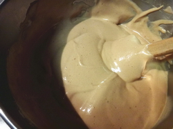 可可<a href=/shicai/guopin/CaoMei/index.html target=_blank><u>草莓</u></a>裸蛋糕步骤10