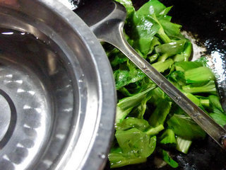 红<a href=/shicai/rouqin/PeiGen/index.html target=_blank><u>培根</u></a>炒菜芯