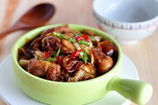 <a href=/shicai/mimian/FenPi/index.html target=_blank><u>粉皮</u></a>鸡的做法