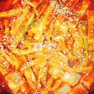 韩式辣炒<a href=/shicai/mimian/NianGao/index.html target=_blank><u>年糕</u></a>