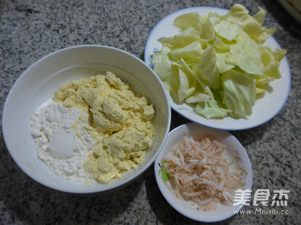 虾皮圆<a href=/shicai/shucai/BaiCai/index.html target=_blank><u>白菜</u></a><a href=/shicai/mimian/YuMiMian/index.html target=_blank><u><a href=/shicai/mimian/YuMi/index.html target=_blank><u>玉米</u></a>面</u></a>疙瘩的做法