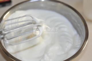 <a href=/shicai/mimian/DanNaiYou/index.html target=_blank><u>淡<a href=/shicai/mimian/NaiYou/index.html target=_blank><u>奶油</u></a></u></a>小蛋糕