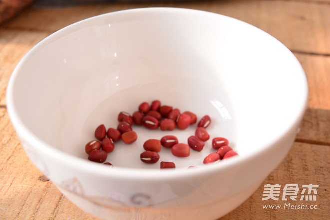 低糖<a href=/shicai/mimian/HongDou/index.html target=_blank><u>红豆</u></a>沙,温暖的甜蜜。的做法