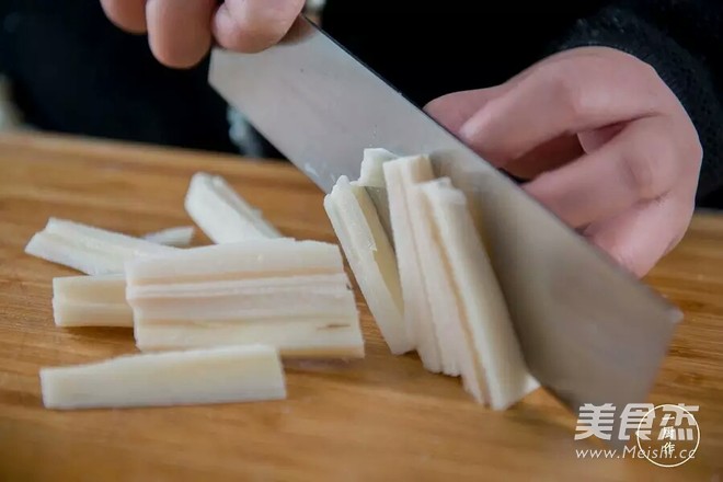 莲<a href=/shicai/shucai/Ou/index.html target=_blank><u>藕</u></a><a href=/shicai/mimian/QiSi/index.html target=_blank><u>起司</u></a>烧的做法