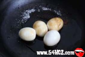 乡巴佬<a href=/shicai/rouqin/JiDan/index.html target=_blank><u>鸡蛋</u></a>的做法3