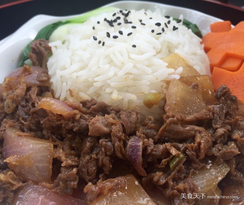 <a href=/shicai/rouqin/FeiNiu/index.html target=_blank><u>肥牛</u></a>时蔬饭