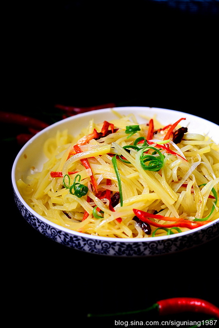 开胃小炒酸辣<a href=/shicai/shucai/TuDou/index.html target=_blank><u>土豆</u></a>丝