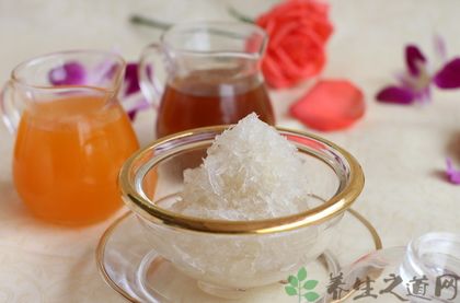 <a href=/shicai/yaoshi/YaWo/index.html target=_blank><u>燕窝</u></a>的功效与作用及食用方法