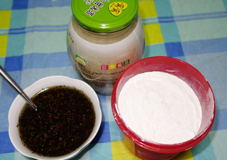 <a href=/shicai/shucai/GuiHua/index.html target=_blank><u>桂花</u></a>酒酿丸子