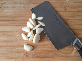 蒜香<a href=/shicai/shucai/YouMaiCai/index.html target=_blank><u>油麦菜</u></a>