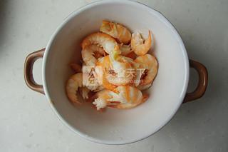 鲜虾<a href=/shicai/shucai/NanGua/index.html target=_blank><u>南瓜</u></a>浓汤