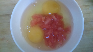 <a href=/shicai/shucai/XiHongShi/index.html target=_blank><u>西红柿</u></a><a href=/shicai/rouqin/JiDan/index.html target=_blank><u>鸡蛋</u></a>馅儿饺子