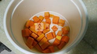 <a href=/shicai/mimian/HongDou/index.html target=_blank><u>红豆</u></a><a href=/shicai/shucai/NanGua/index.html target=_blank><u>南瓜</u></a>圆子汤