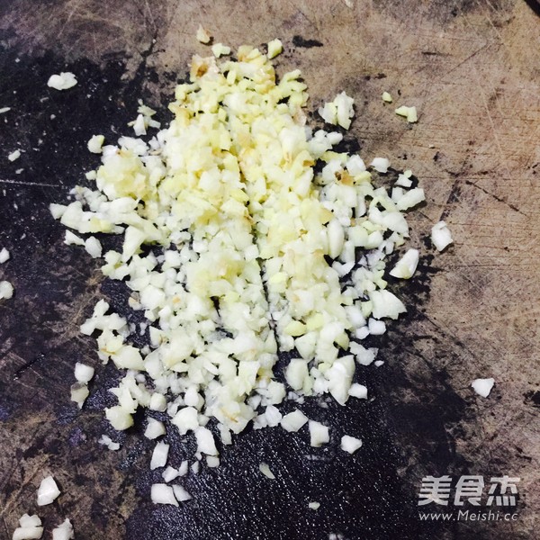 炒<a href=/shicai/shucai/MuShu/index.html target=_blank><u>木薯</u></a>的做法