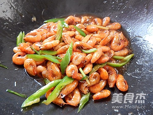 油爆河虾的做法